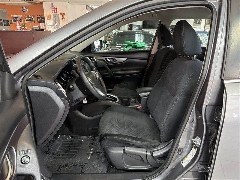 Used 2016 Nissan Rogue S FWD image 9