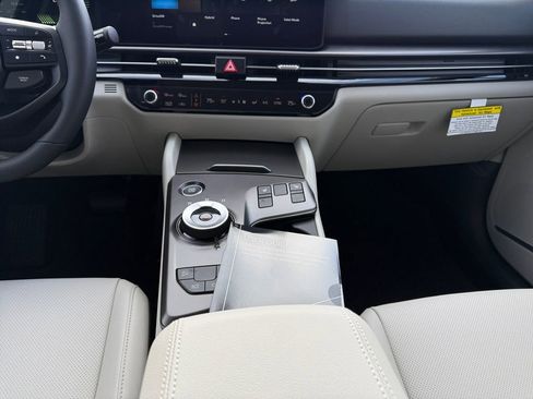 New 2026 Kia Sportage EX image 11