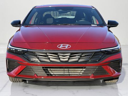 Certified 2025 Hyundai Elantra Sport image 6