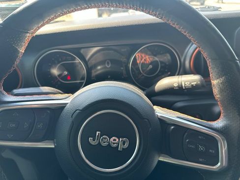 Used 2021 Jeep Gladiator Mojave w/ Cold Weather Group AWD/4WD image 17