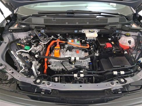 Used 2025 Chevrolet Equinox EV LT w/ Convenience Package image 11