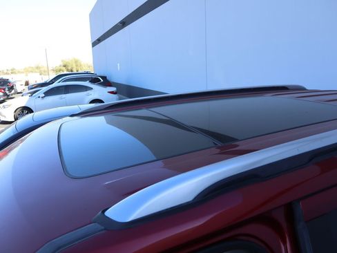 Used 2017 Ford Explorer Platinum image 5