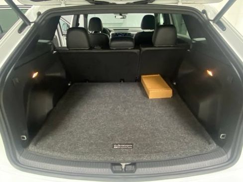 Used 2021 Volkswagen Atlas Cross Sport SE w/ Panoramic Sunroof Package AWD/4WD image 8