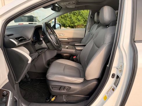 Used 2023 Toyota Sienna XLE w/ XLE Plus Package AWD/4WD image 13