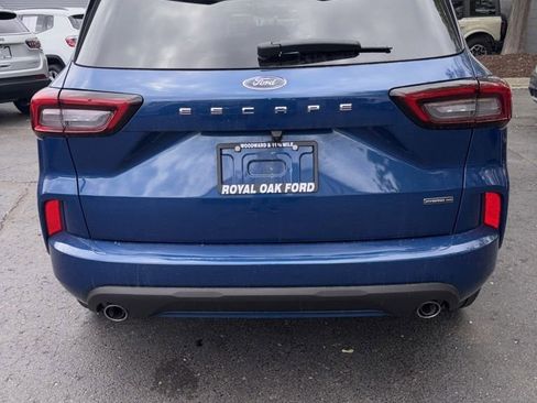 Certified 2023 Ford Escape ST-Line Select AWD/4WD image 4