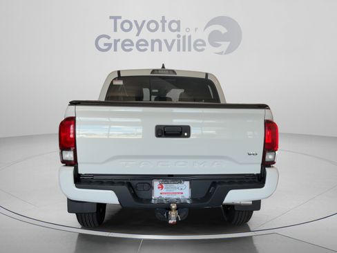 Used 2023 Toyota Tacoma SR5 w/ Technology Package RWD image 5