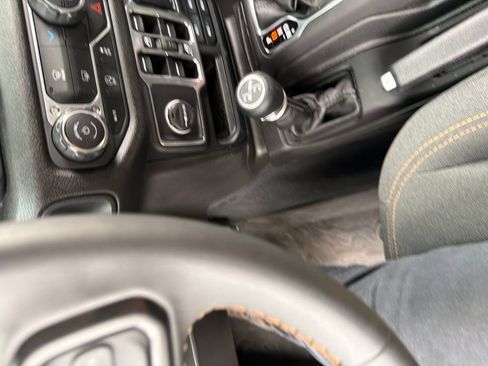 Used 2024 Jeep Wrangler Unlimited Sport AWD/4WD image 25