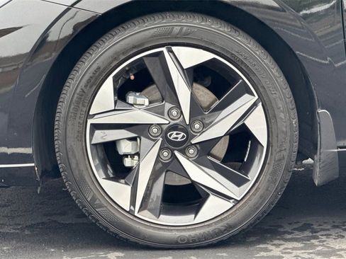 Used 2023 Hyundai Elantra SEL w/ Convenience Package image 11