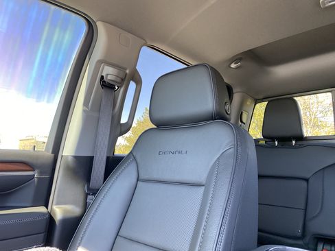 Used 2026 GMC Sierra 3500 Denali w/ Denali Reserve Package AWD/4WD image 19