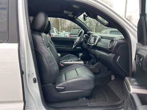 Used 2023 Toyota Tacoma Limited image 14