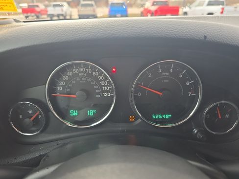 Used 2018 Jeep Wrangler Sport image 11