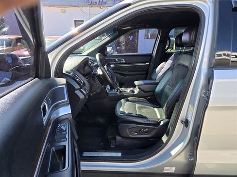 Used 2017 Ford Explorer Limited image 14