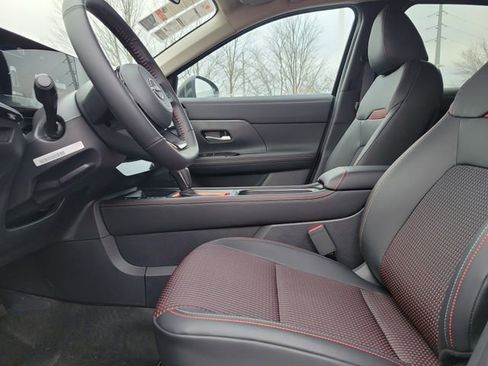 New 2026 Nissan Kicks SR w/ Cold Weather Package image 18