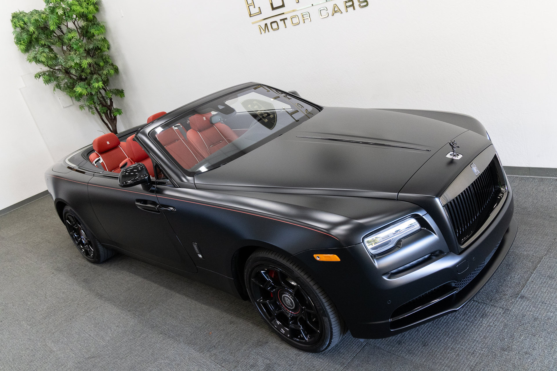 Used 2020 Rolls-Royce Dawn RWD image 37