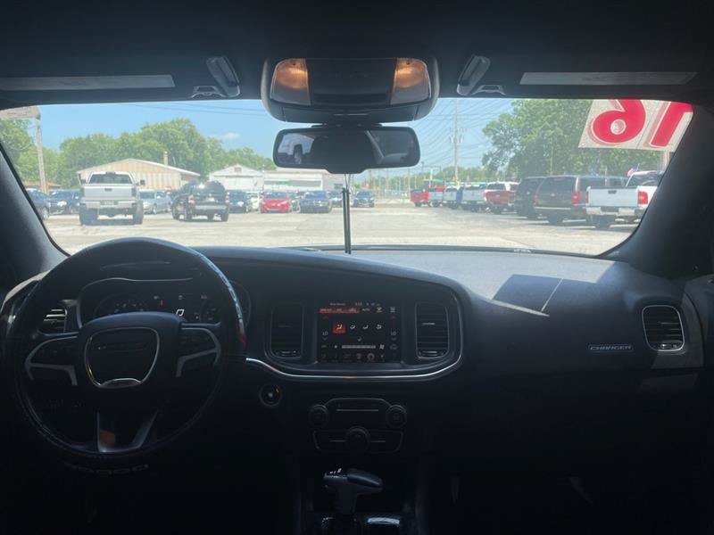 Used 2016 Dodge Charger SXT RWD image 9