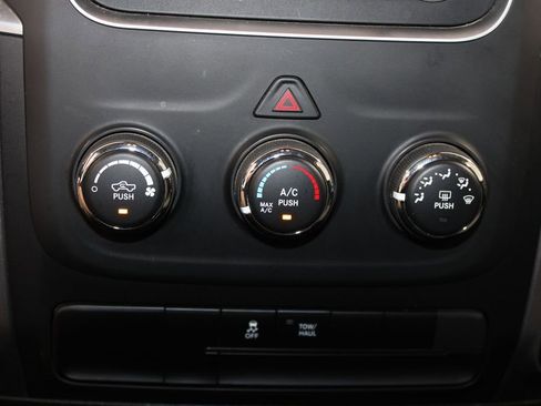 Used 2024 RAM 1500 Classic SLT AWD/4WD image 29