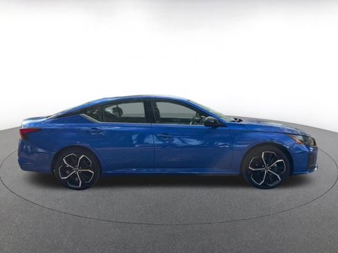 Used 2025 Nissan Altima 2.5 SR image 16