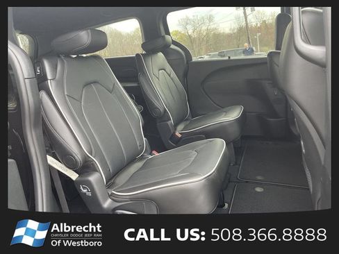 New 2026 Chrysler Pacifica Limited w/ S Appearance Package AWD/4WD image 15