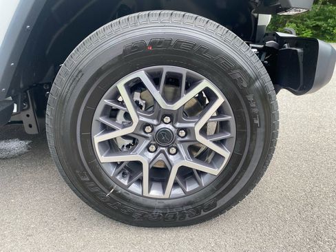 New 2025 Jeep Wrangler Unlimited Sahara AWD/4WD image 30
