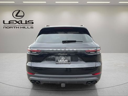 Used 2023 Porsche Cayenne Platinum Edition image 7