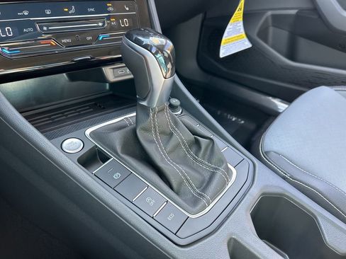 New 2026 Volkswagen Jetta SE FWD image 37