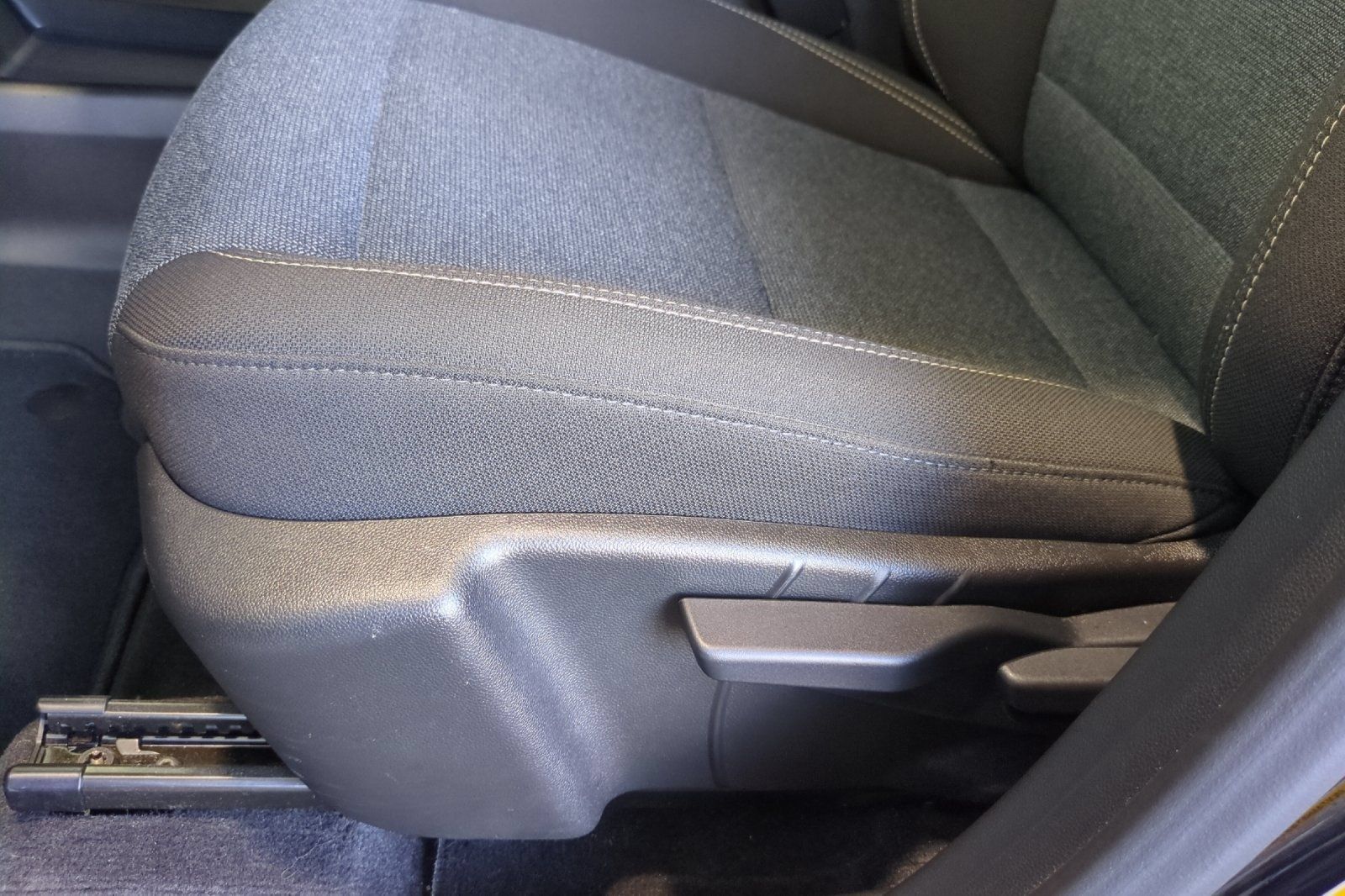Used 2025 GMC Terrain Elevation AWD/4WD image 12
