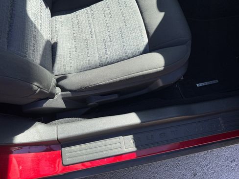 Used 2008 Ford Mustang Deluxe image 33