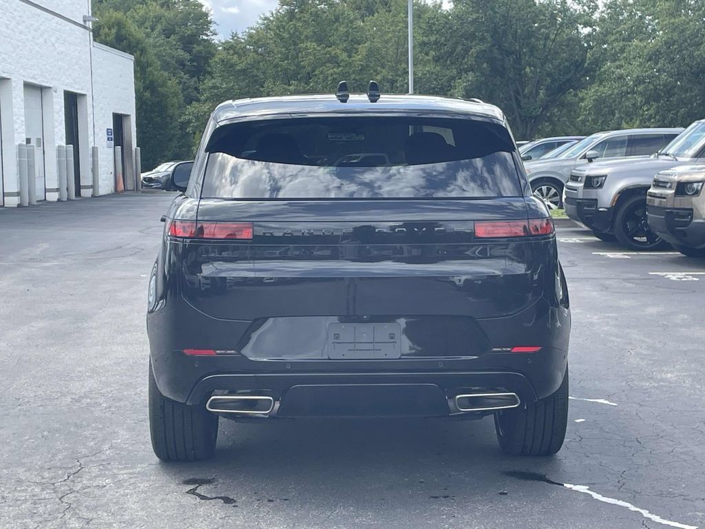 New 2026 Land Rover Range Rover Sport Dynamic SE AWD/4WD image 8