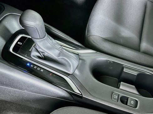 Used 2025 Toyota Corolla LE FWD image 23