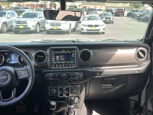 Used 2023 Jeep Wrangler Unlimited w/ Cold Weather Group AWD/4WD image 12