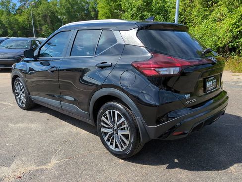 Used 2022 Nissan Kicks SV FWD image 7