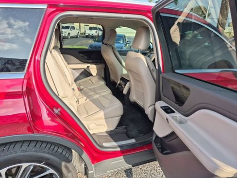 Used 2021 Lincoln Aviator 2WD w/ Elements Package image 21