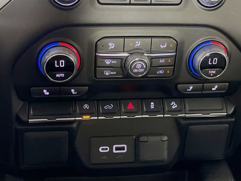 Used 2022 Chevrolet Silverado 1500 RST image 23