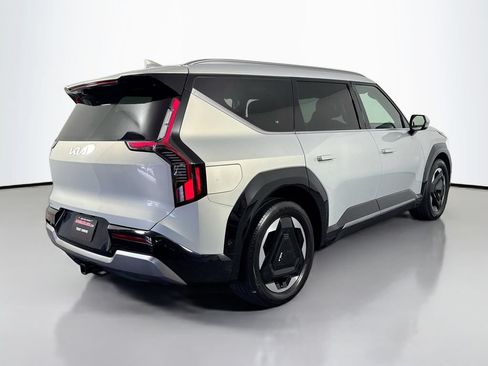 Used 2024 Kia EV9 Land AWD/4WD image 5