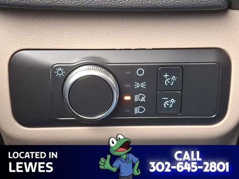 Used 2020 Ford Escape SE image 24