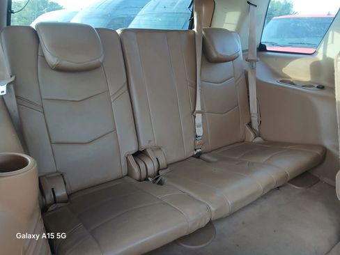 Used 2016 Cadillac Escalade Platinum image 17