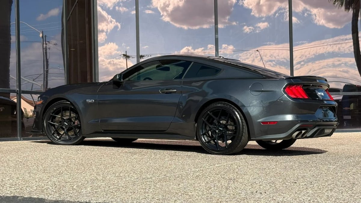 Used 2019 Ford Mustang GT w/ Performance Package - Level 2 RWD image 6