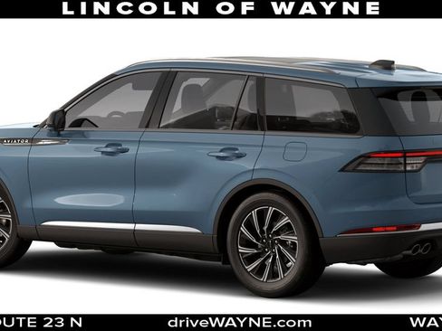 New 2026 Lincoln Aviator AWD image 2