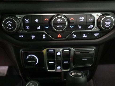 New 2026 Jeep Wrangler Sahara AWD/4WD image 26