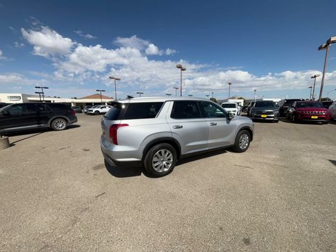 Used 2025 Hyundai Palisade SEL FWD image 14