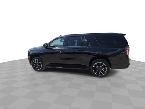 Used 2021 Chevrolet Suburban RST w/ Rear Media and Nav Package RWD image 6