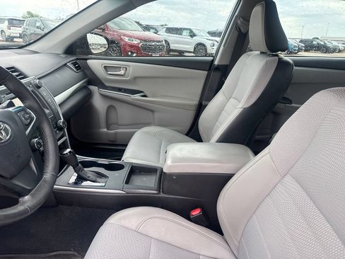 Used 2017 Toyota Camry SE FWD image 39