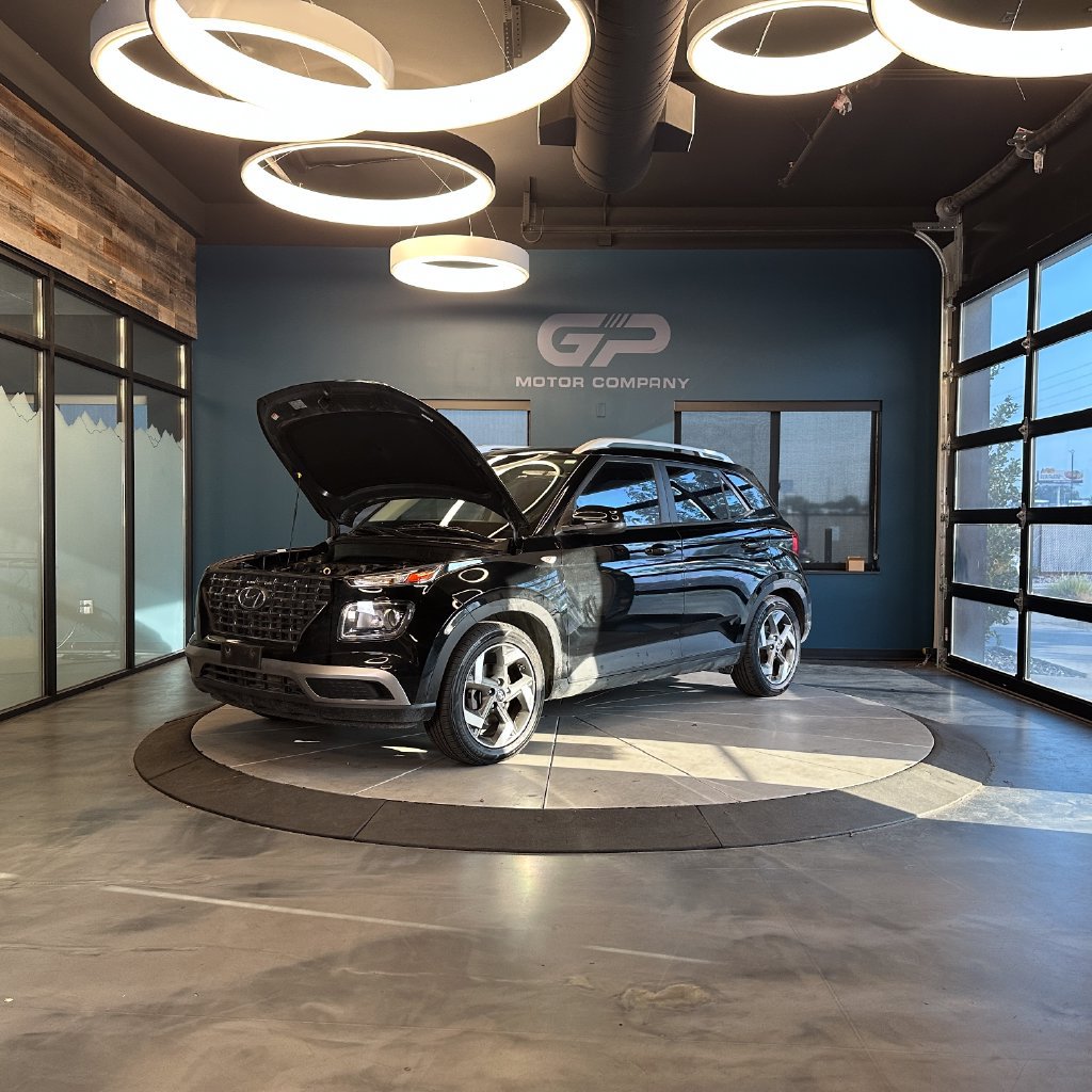 Used 2022 Hyundai Venue SEL FWD image 25