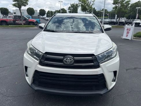 Used 2018 Toyota Highlander SE w/ Carpet Mat Package (TMS) AWD/4WD image 10