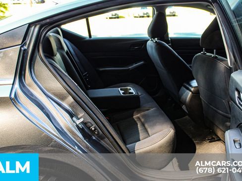 Used 2025 Nissan Altima 2.5 SV FWD image 17
