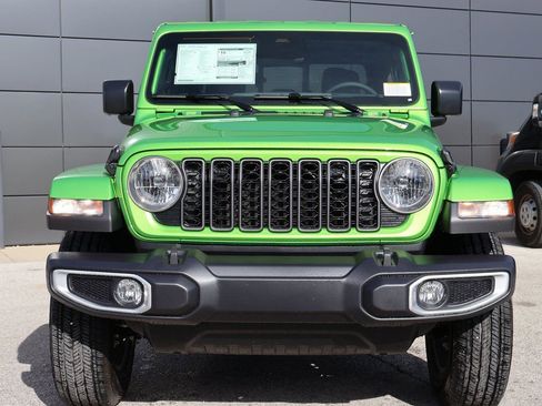 New 2026 Jeep Gladiator Mojave AWD/4WD image 7