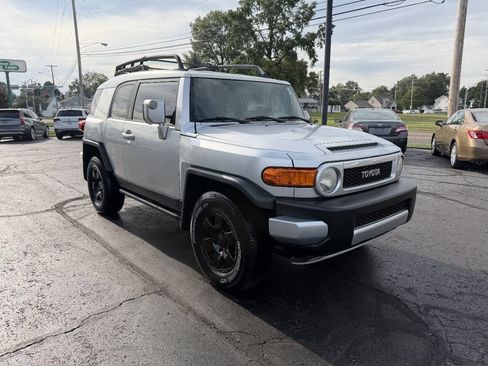 Used 2007 Toyota FJ Cruiser 4WD w/ Upgrade Pkg 2 image 5