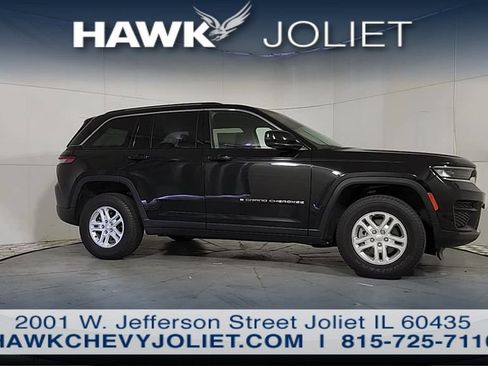 Used 2023 Jeep Grand Cherokee Laredo AWD/4WD image 8