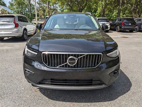 New 2025 Volvo XC40 B5 Ultra image 9