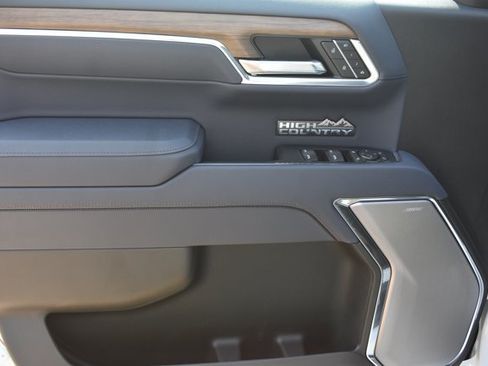 New 2026 Chevrolet Silverado 1500 High Country w/ High Country Premium Package AWD/4WD image 15